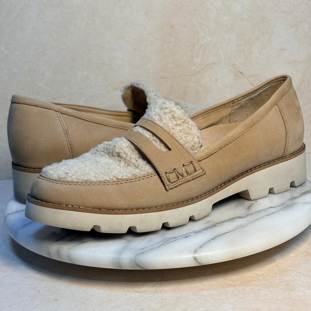 Vionic Cheryl Faux Fur Tan Leather Lug Sole Penny Loafers Womens 9 Orthopedic